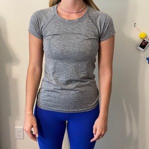 Gray Lululemon swiftly tech shirt size 8